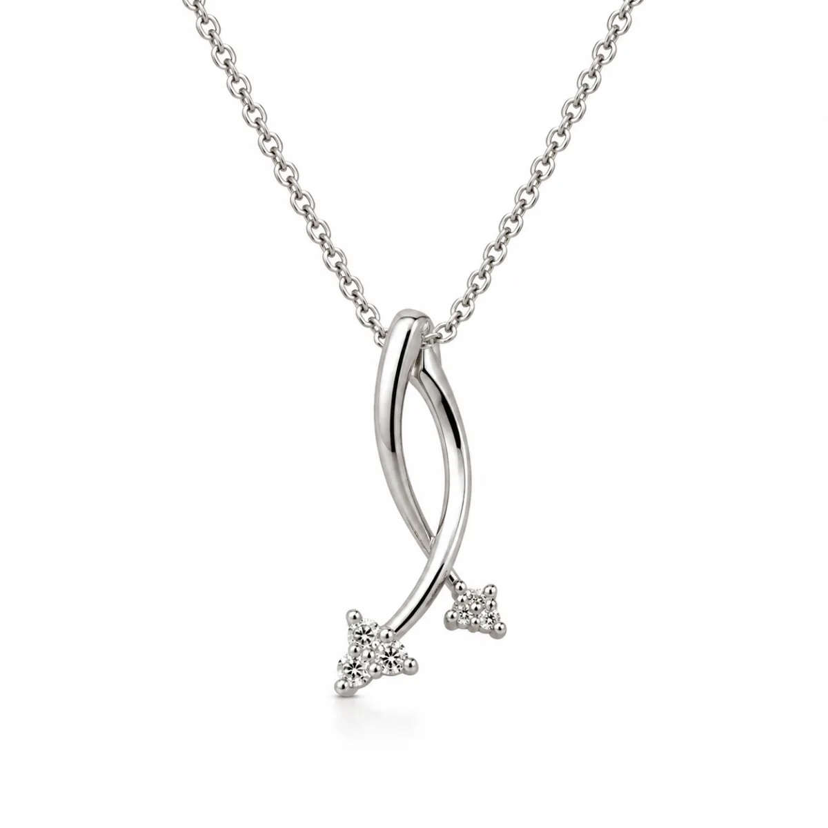 MQ 4 diamonds pendant