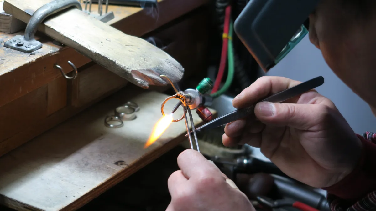 Master jeweller at J&C Sydney studio